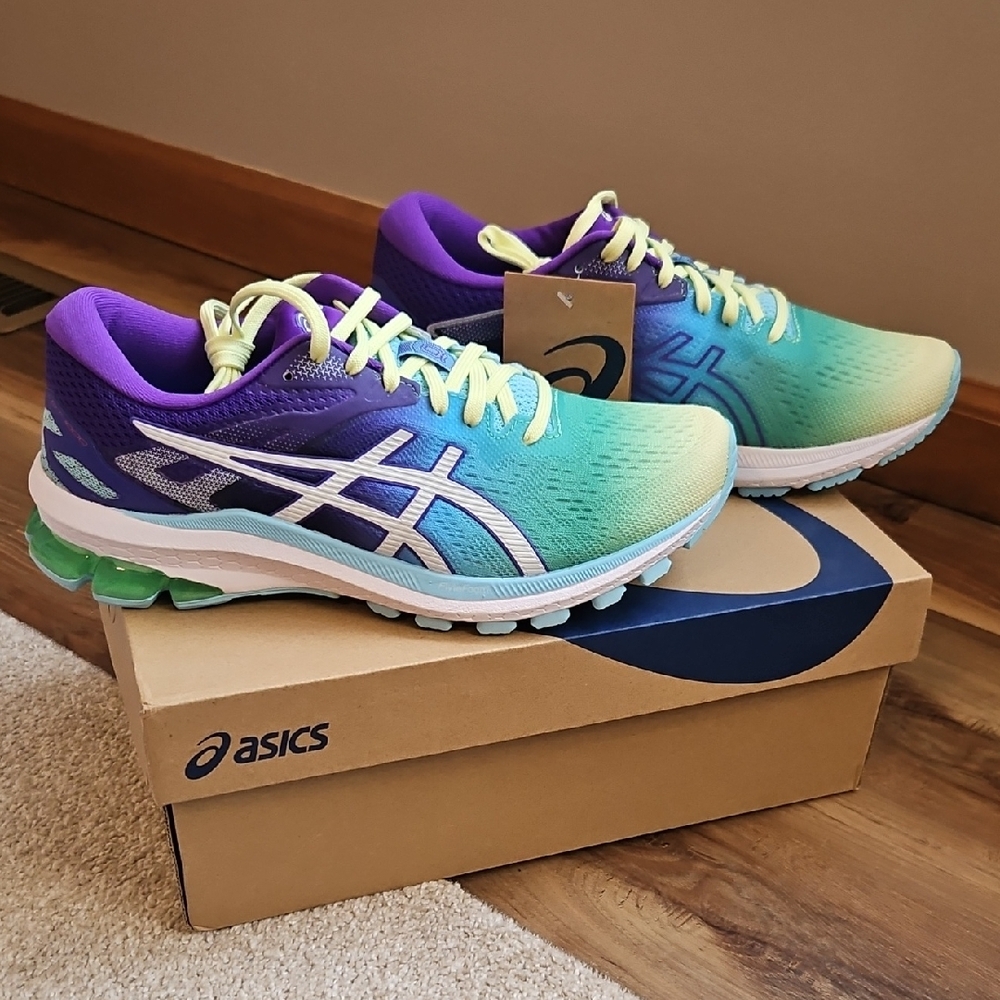 NWT! ASICS Gradient Running Shoes!